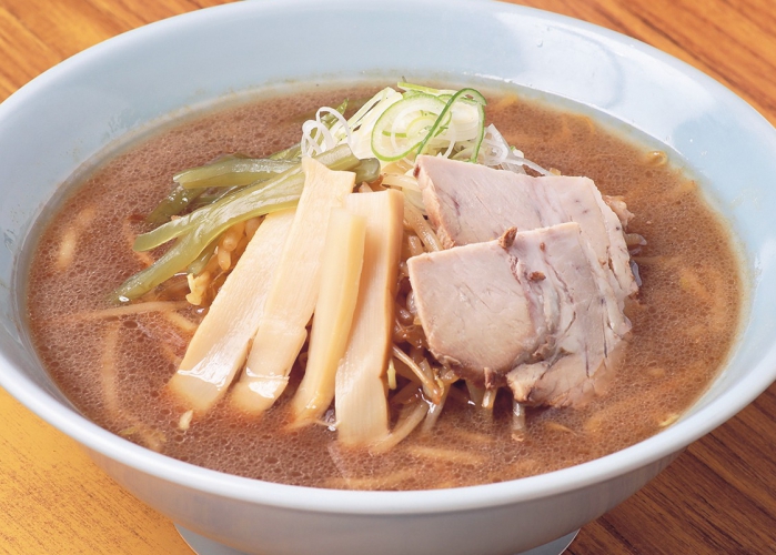 6種の調味料を使った秘伝のタレでつくる「正油ラーメン」900円