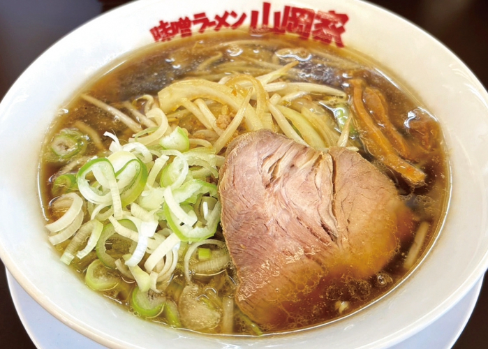 特製醤油と清湯スープでさっぱり味わえる「札幌醤油ラーメン」890円～