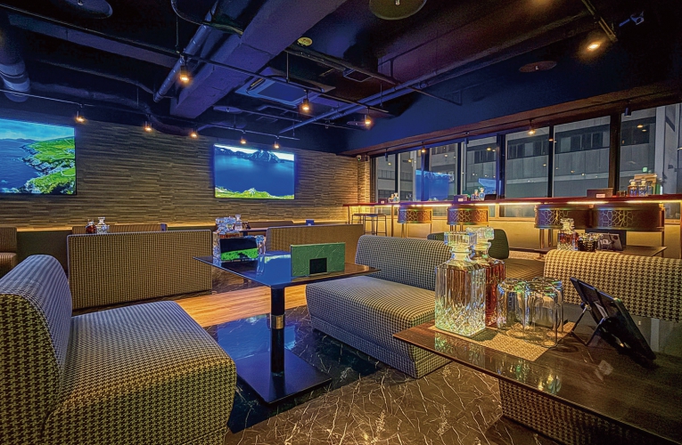 洗練された内装の広々としたメインホールのほかにもサブホール、VIPルームを完備