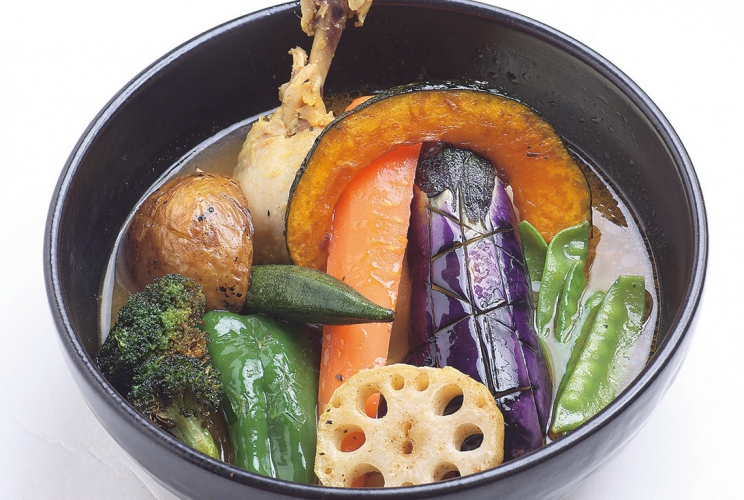 チキンと野菜たっぷりのスープカレー「チキンベジタブル」1,400円