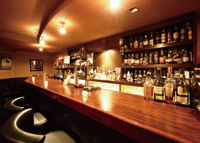 長い歴史を刻んだレトロオシャレな空間が心地よい