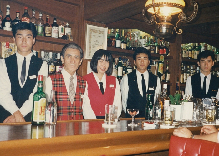 1987年（昭和62年）ごろの貴重な1枚、山崎マスター（左から2番目）