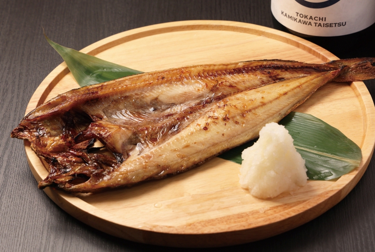 身質や厚さ、脂質のバランスが良い「ほっけ開き（1枚）」2,200円、半身は1,210円