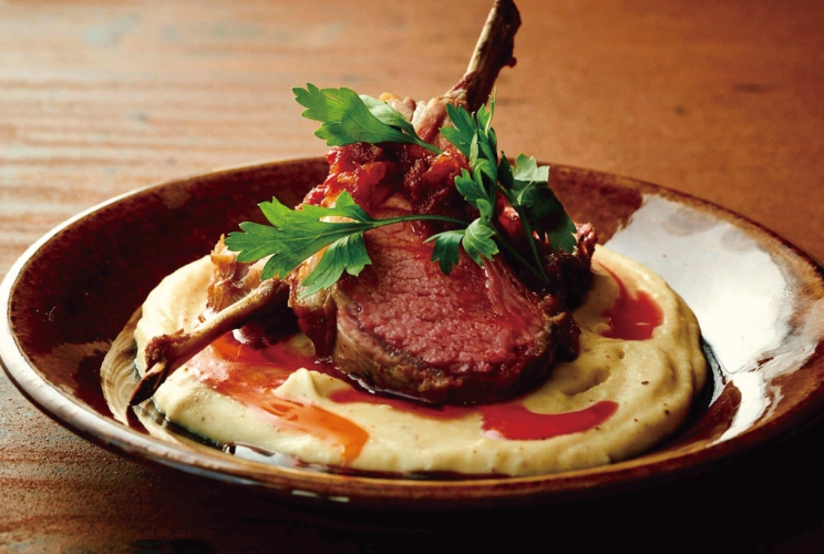 58℃と400℃で仕上げたラムチョップ、上質な肉質と食感を楽しんで