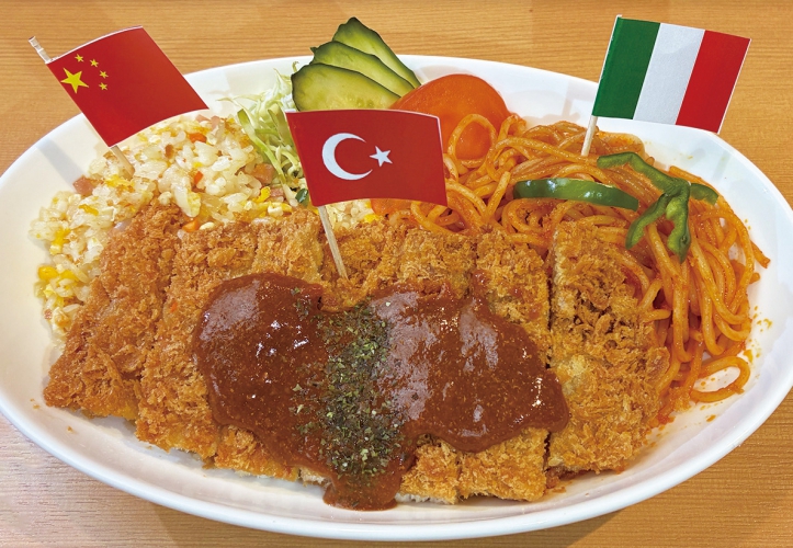 トンカツ、ナポリタン、焼飯で大満足のトルコライス999円