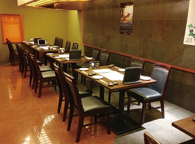 店内はゆったりとくつろげる和の空間、落ち着いた雰囲気で北海道の美味しさを心ゆくまで堪能できる