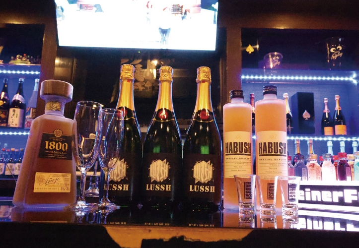 ショットドリンクは700円～多数用意