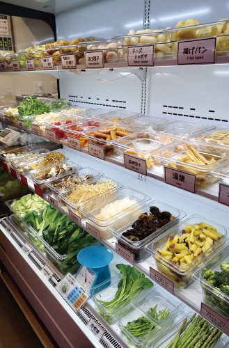 選べるトッピングは常時50種類以上！豚肉、牛肉、エビなどのあとのせトッピングも用意