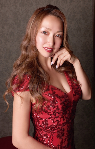 大人の色気あふれるもとみママ