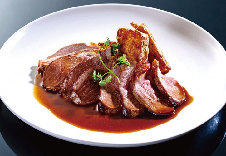 旨みをぎゅっと閉じ込めた「合鴨ロースト 自家製ソース添え」3,500円
