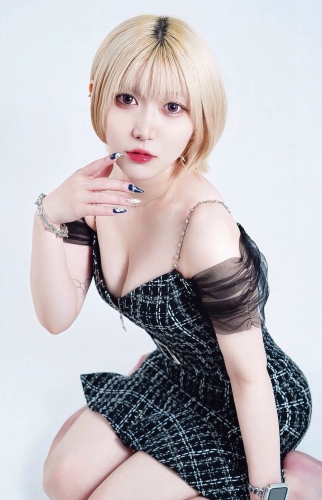 控え目な八重歯がチャームポイント、趣味は睡眠のうららちゃん