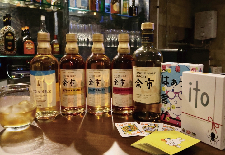 カラオケはもちろん、トランプやテーブルゲームを用意