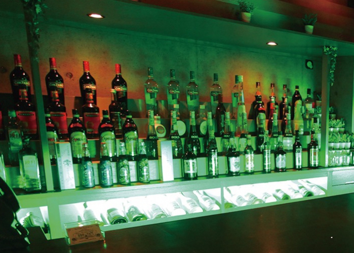 ボトルでの提供も可能なので団体利用にもオススメ