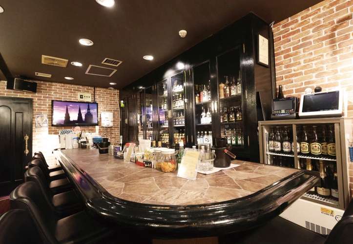 どこか懐かしい雰囲気漂うカウンター7席