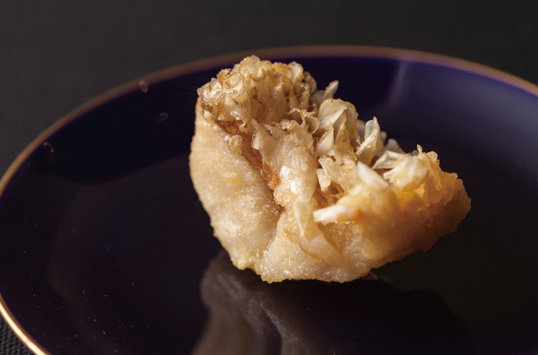 甘鯛など旬の味覚が目白押し、揚げたての“極上てんぷら”をゲスト1人ひとりと向き合いながら提供