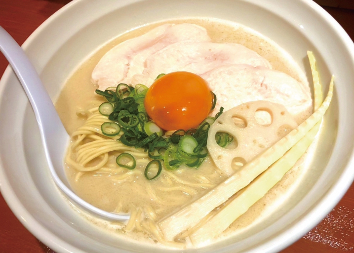〆にピッタリな「鶏白湯」1,000円