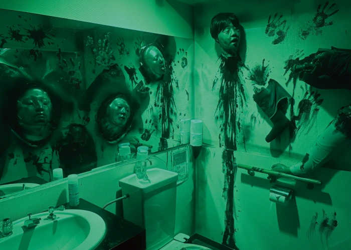 不気味なオブジェがいたるところに設置されている