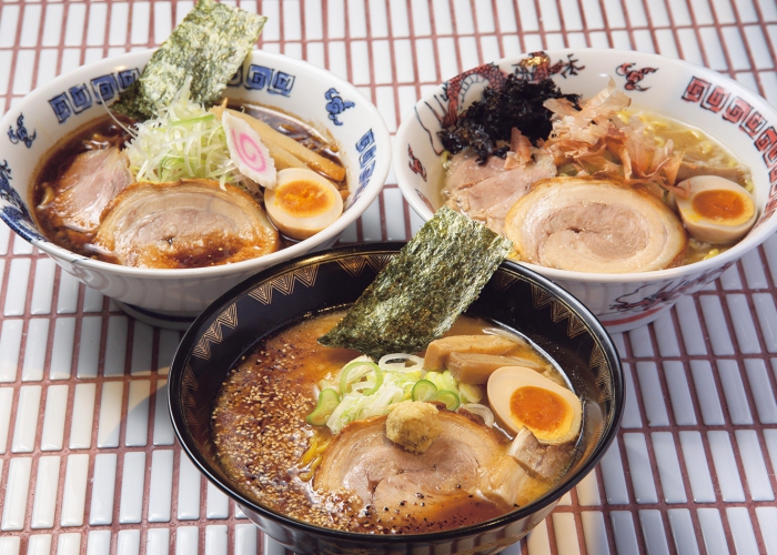 「正油ラーメン」、「塩ラーメン」各1,050円、「味噌ラーメン」1,080円